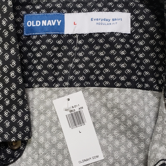 Men's Old Navy Button Up Everyday Shirt - Picture 12 of 12